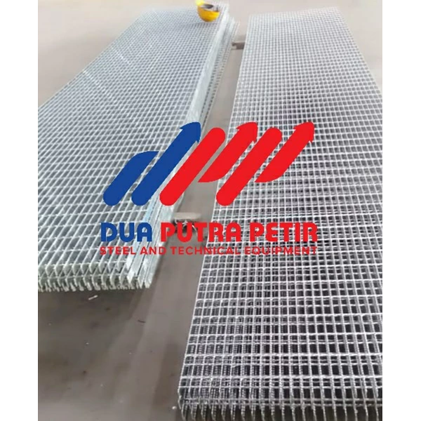 PLATE BESI GRATING GALVANIS LICHTGITTER  