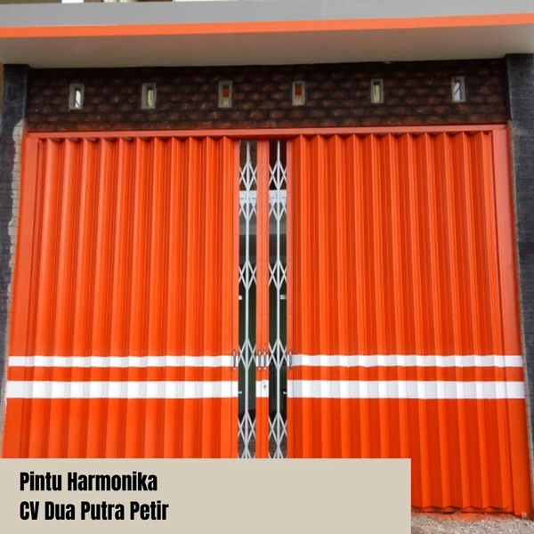 Harmonica door in Surabaya